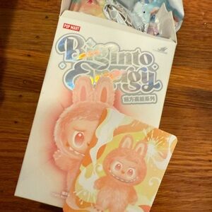 Labubu Big Into Energy - Happiness